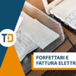 forfettari e fattura elettronica tavolo computer