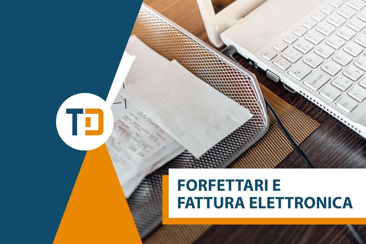 forfettari e fattura elettronica tavolo computer